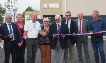 inaugration-les-amandiers-a-robion---couper-de-ruban-(2).jpg